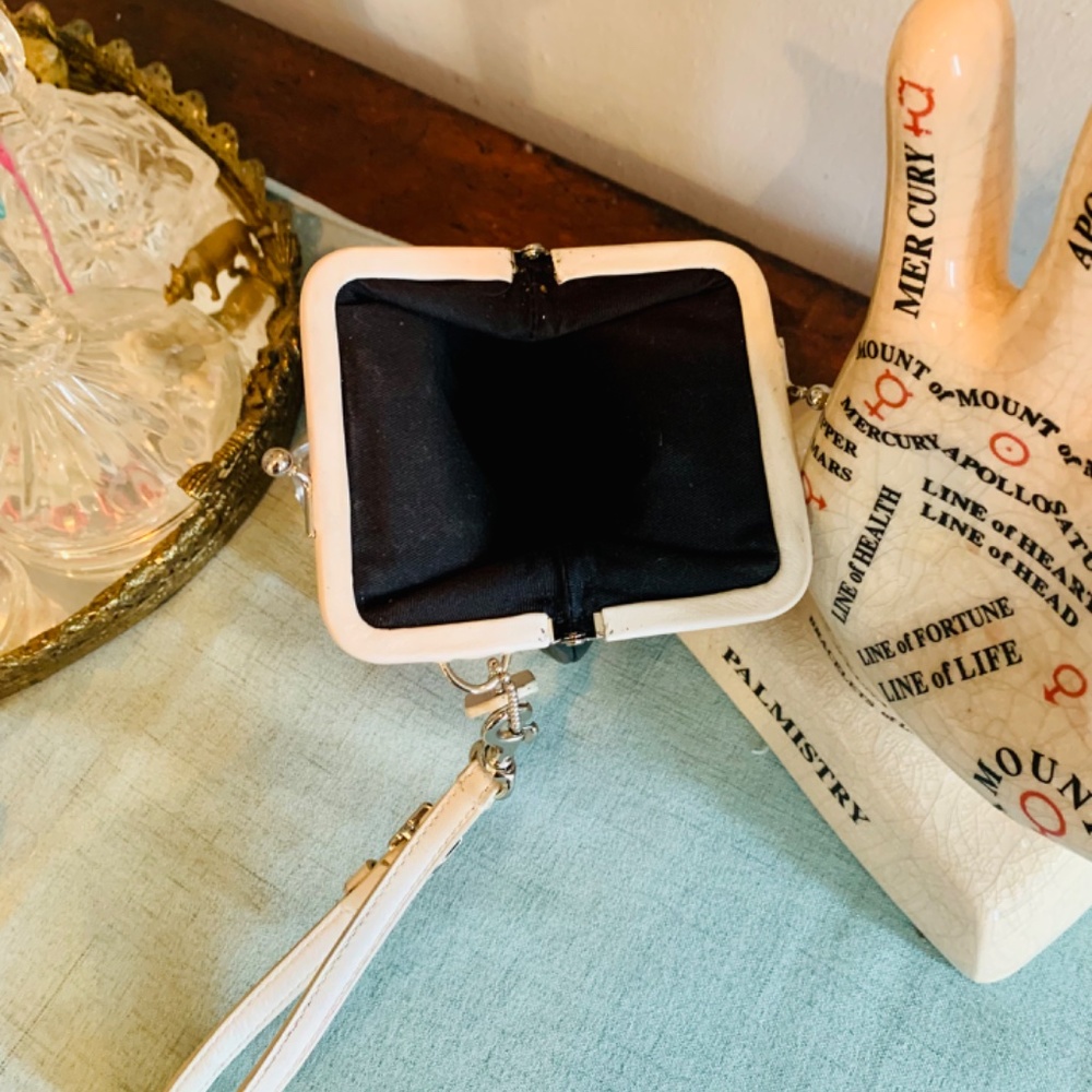 💯 Coach Wristlet - Picture 4 of 7